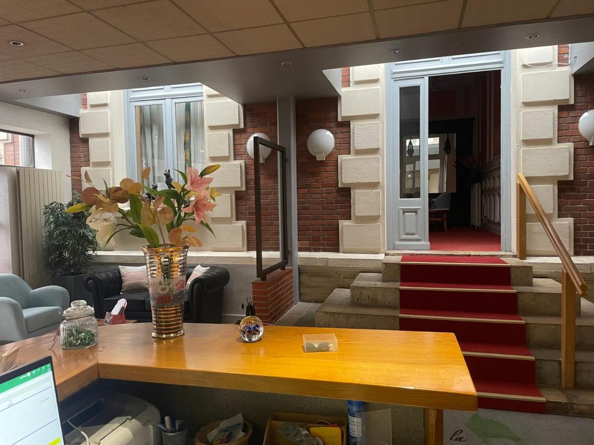Hotel La Poularde Gien Extérieur photo