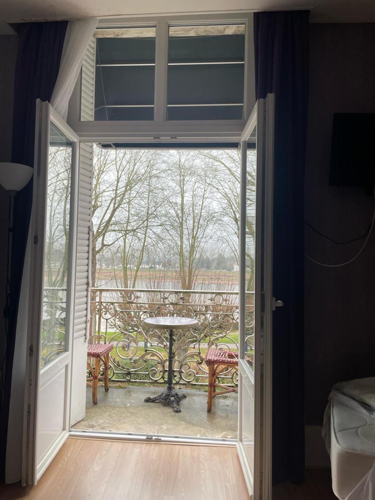 Hotel La Poularde Gien Extérieur photo