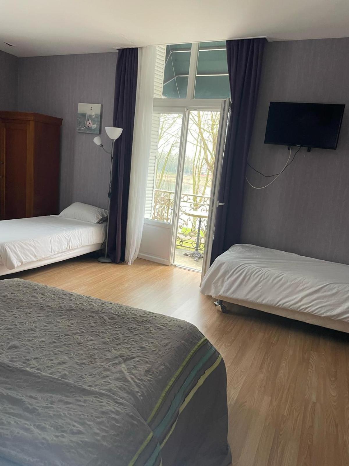 Hotel La Poularde Gien Extérieur photo