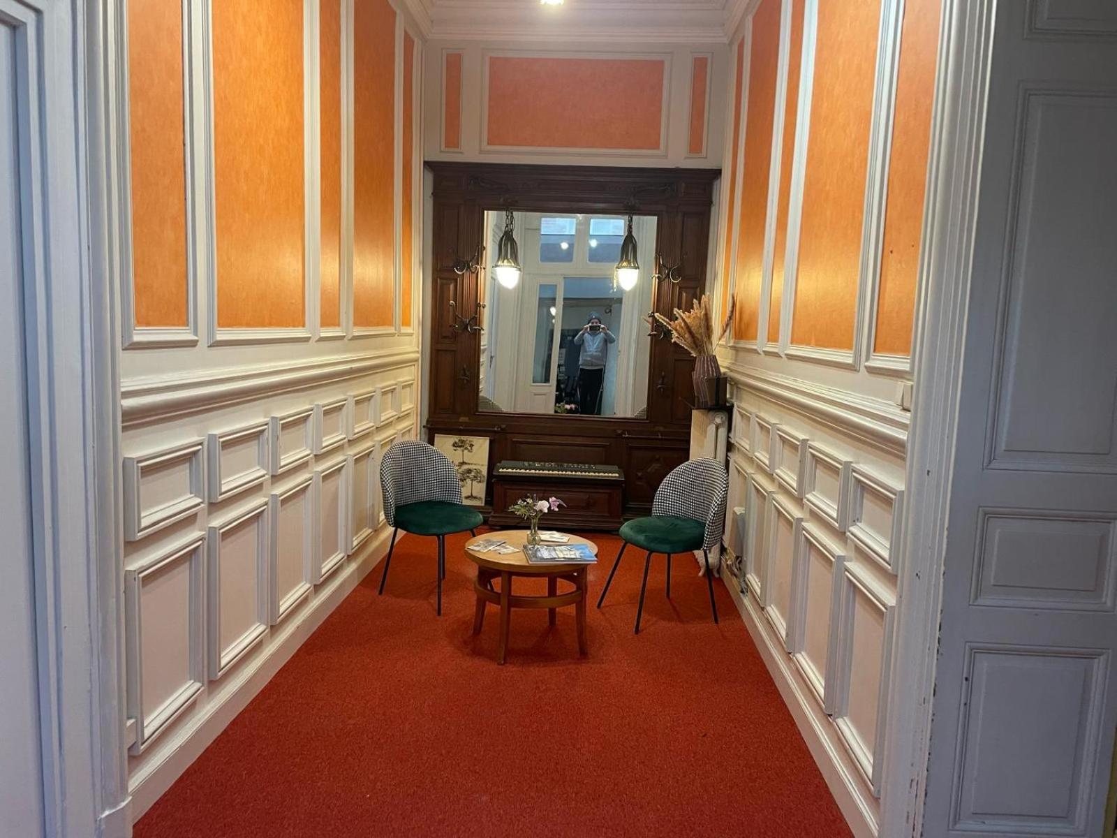 Hotel La Poularde Gien Extérieur photo