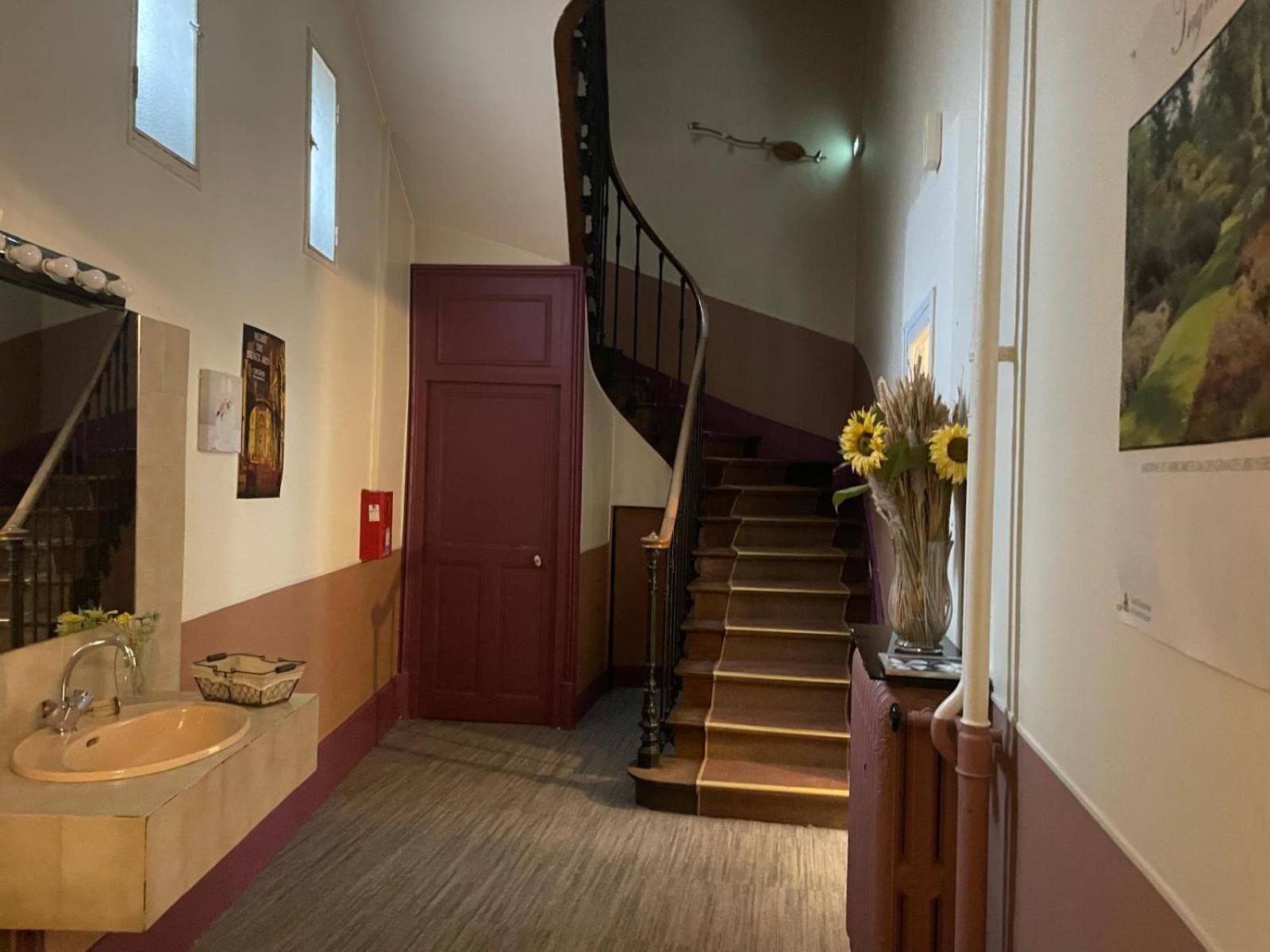 Hotel La Poularde Gien Extérieur photo