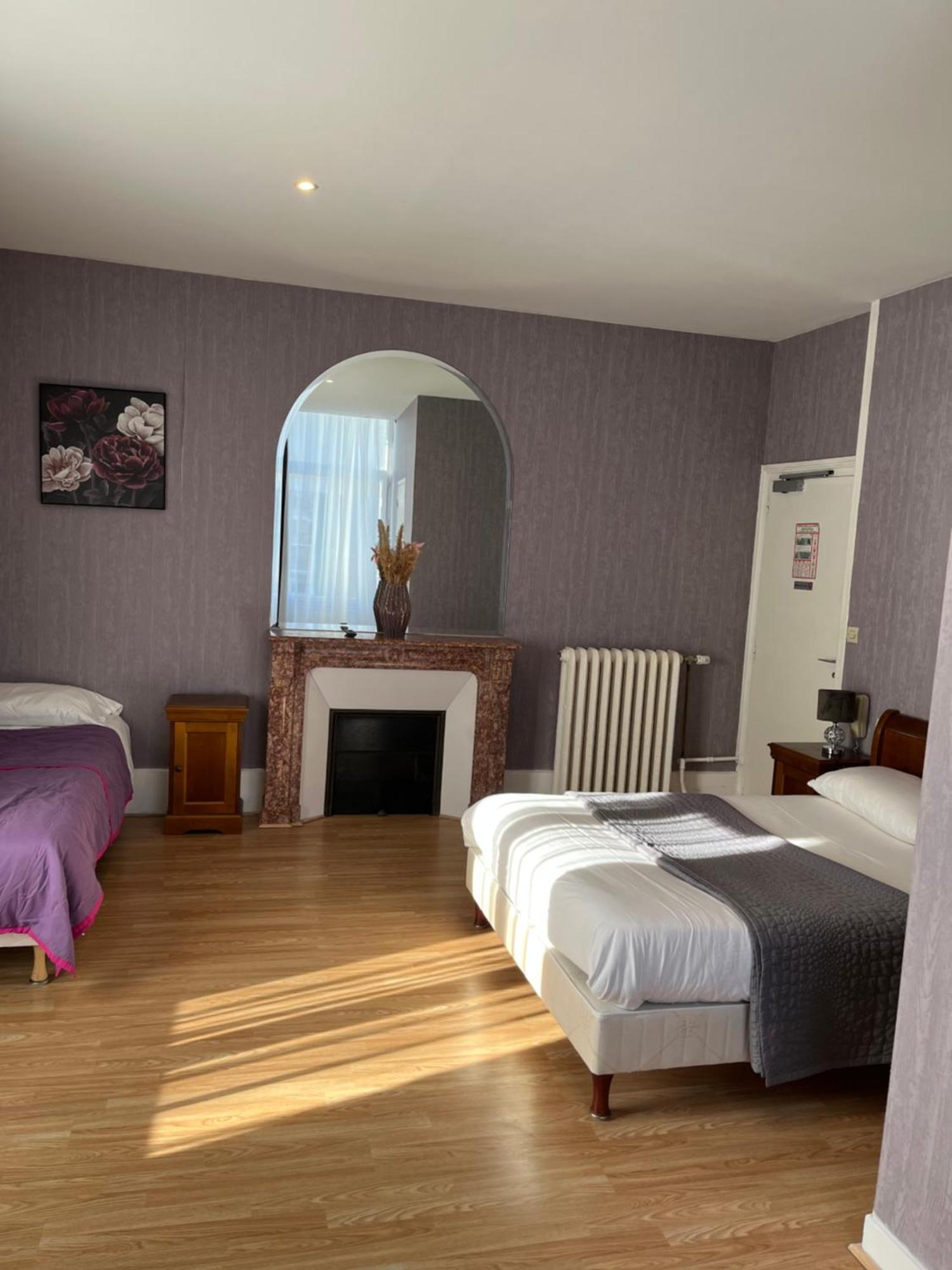 Hotel La Poularde Gien Extérieur photo