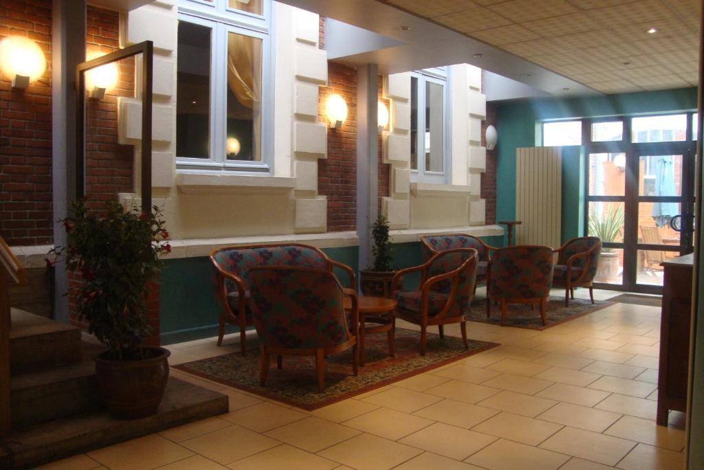 Hotel La Poularde Gien Extérieur photo