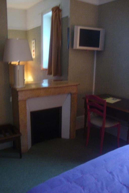 Hotel La Poularde Gien Extérieur photo