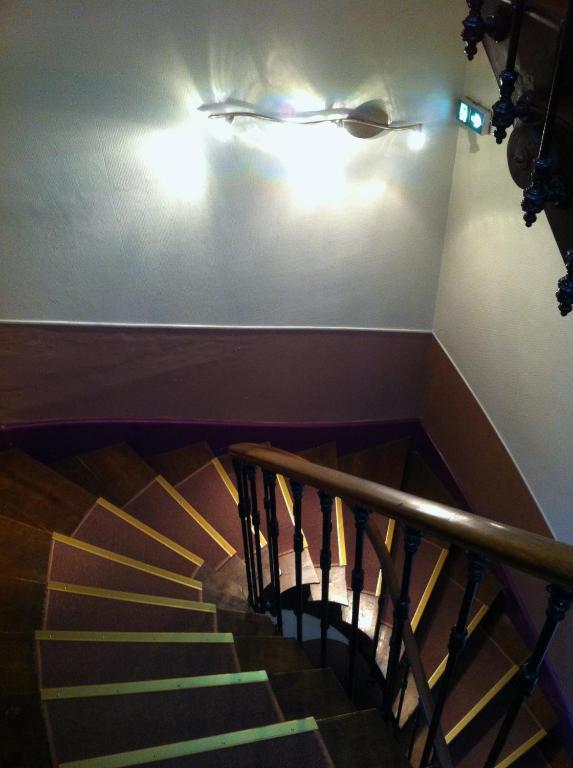 Hotel La Poularde Gien Extérieur photo