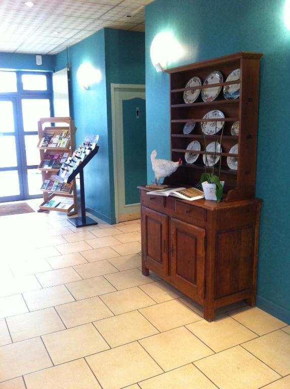 Hotel La Poularde Gien Extérieur photo